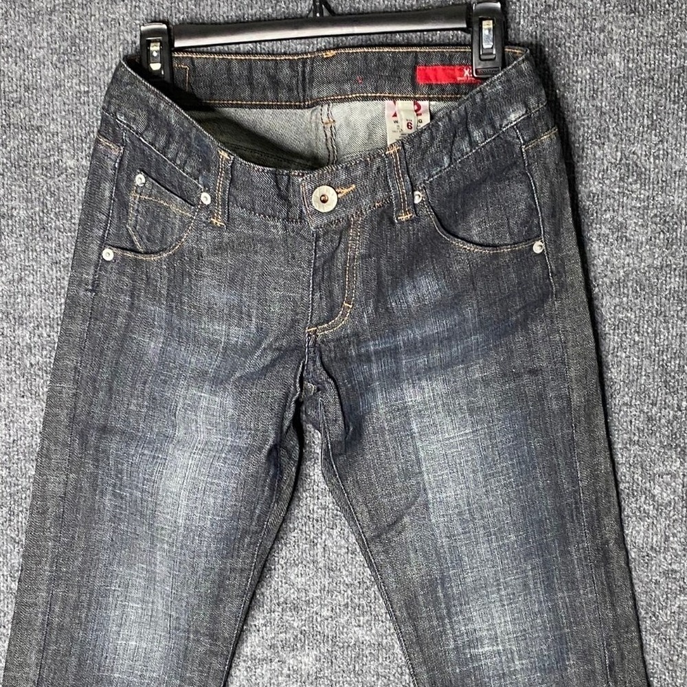 X2 Quality Denim Womens Dark Wash Cropped Capri‎ Jeans Button Hem Size 6
